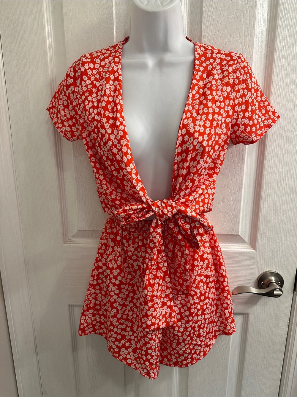 NWOT PRINCESS POLLY Virgo Tie Front Red Floral Romper SIZE 0